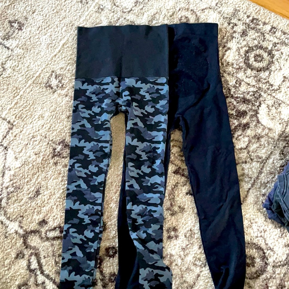 Maternity leggings and snap-back post pregnancy leggings